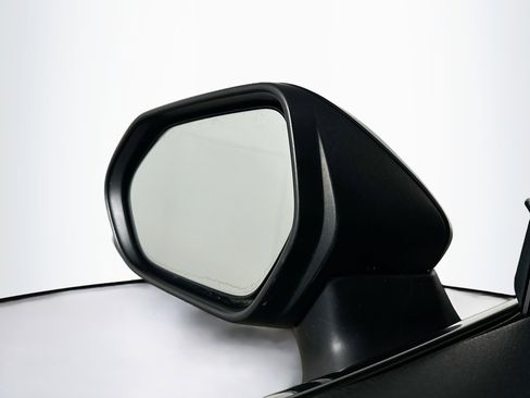 Used 2020 Toyota Camry SE image 16