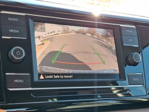 Certified 2022 Volkswagen Taos S image 17