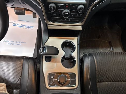 Used 2015 Jeep Grand Cherokee Limited w/ Luxury Group II image 9