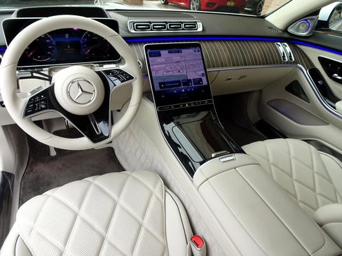 Used 2024 Mercedes-Benz Maybach S 580 4MATIC image 4