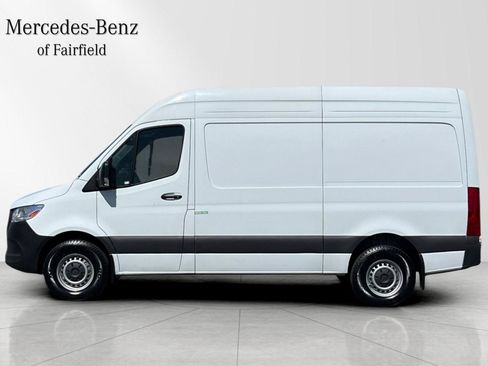 Used 2025 Mercedes-Benz Sprinter 2500 image 4