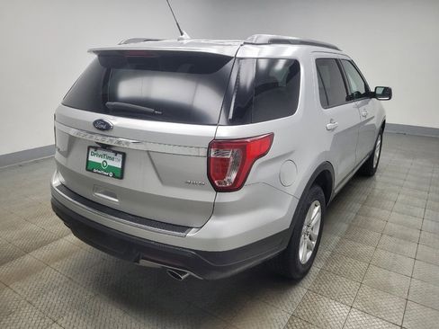Used 2018 Ford Explorer XLT w/ Equipment Group 202A image 9