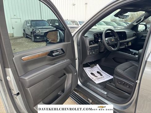 Used 2025 Chevrolet Tahoe High Country image 12