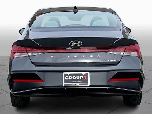 New 2026 Hyundai Elantra Limited FWD image 4