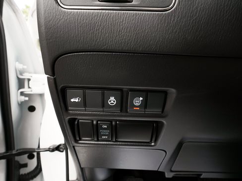 Used 2023 Nissan Armada SL w/ Captain's Chairs Package AWD/4WD image 16