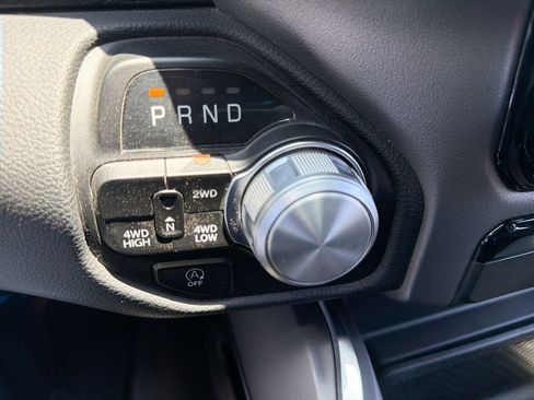 Used 2024 RAM 1500 Laramie AWD/4WD image 21
