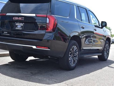 Used 2025 GMC Yukon Elevation AWD/4WD image 16