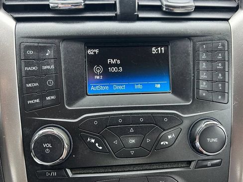 Used 2018 Ford Fusion SE FWD image 22