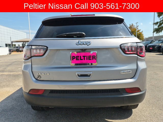 Used 2024 Jeep Compass Latitude AWD/4WD image 4