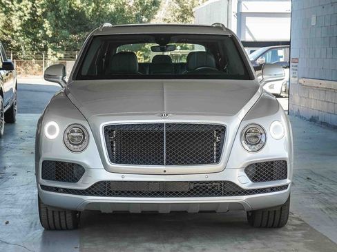 Used 2019 Bentley Bentayga AWD/4WD image 2