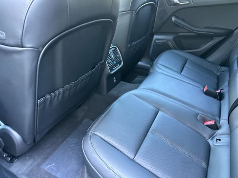 New 2026 Porsche Macan image 13