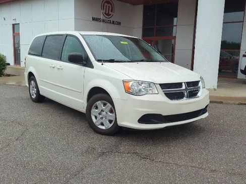 Used 2013 Dodge Grand Caravan SE FWD image 3