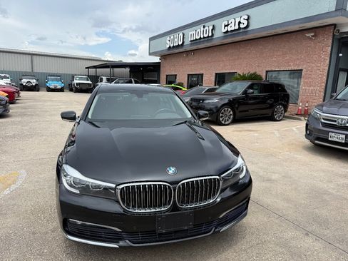 Used 2017 BMW 740i RWD image 3