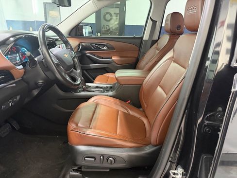 Used 2019 Chevrolet Traverse High Country AWD/4WD image 12