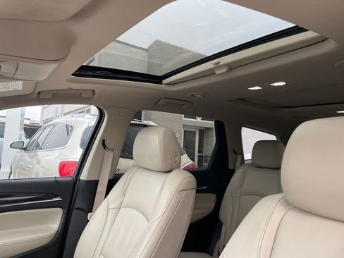 Used 2021 Buick Enclave Premium w/ Sun and Sites Package image 11