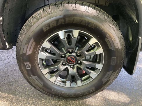 Used 2024 Nissan Titan PRO-4X w/ Pro-4x Convenience Package AWD/4WD image 7