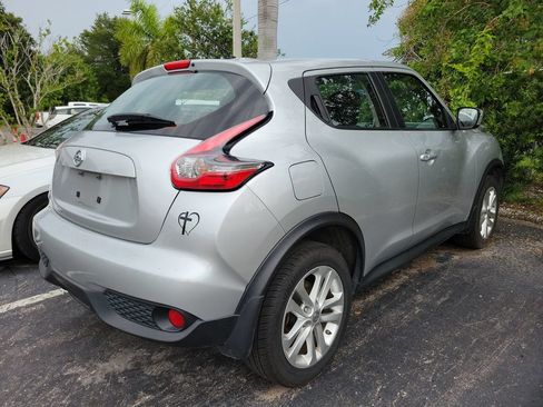 Used 2015 Nissan Juke S FWD image 3