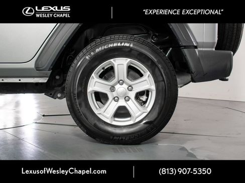 Used 2018 Jeep Wrangler Unlimited Sport S image 11