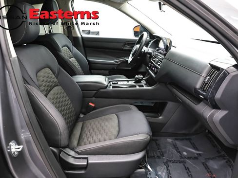 Used 2023 Nissan Pathfinder S AWD/4WD image 23