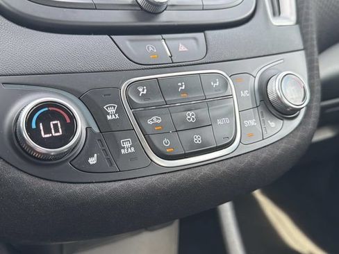 Used 2025 Chevrolet Malibu LT FWD image 24