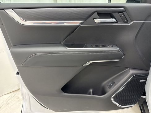 New 2026 GMC Acadia Elevation image 19