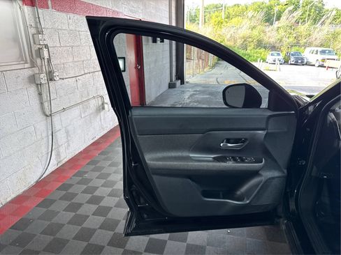 Used 2026 Nissan Kicks SV FWD image 19
