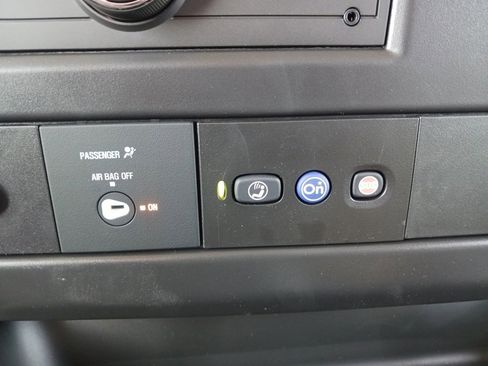 New 2025 Chevrolet Express 3500 Extended image 29