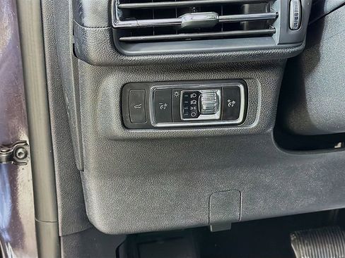 Used 2023 Lincoln Corsair AWD w/ Equipment Group 101A image 31