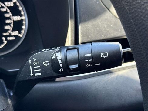 Used 2022 Mitsubishi Outlander ES image 25