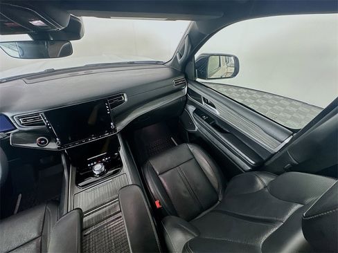 Used 2024 Jeep Wagoneer L Series II w/ Flexible Seating Group image 11