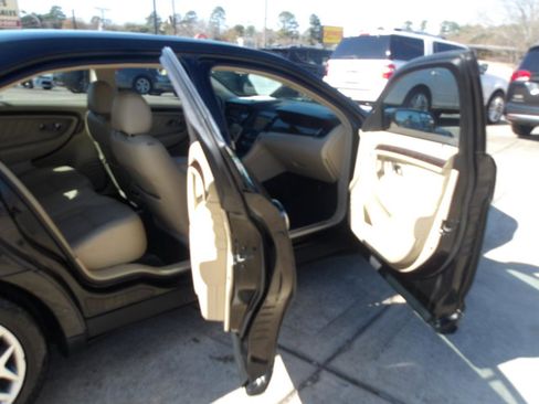 Used 2014 Ford Taurus Limited image 6