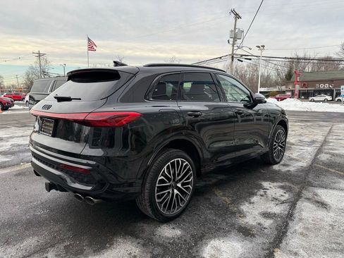 Used 2025 Audi SQ5 Premium Plus w/ Premium Plus Package image 9