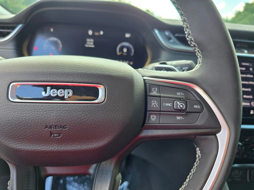 New 2025 Jeep Grand Cherokee Altitude RWD image 19