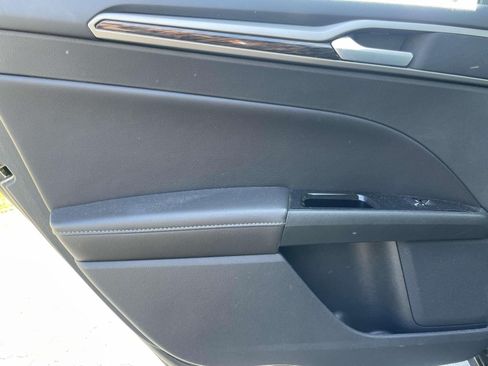 Used 2013 Ford Fusion SE FWD image 13