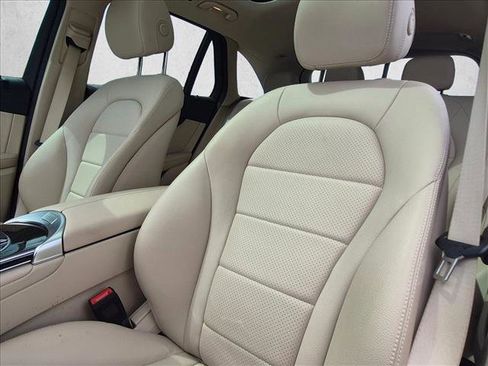 Used 2021 Mercedes-Benz GLC 300 image 7