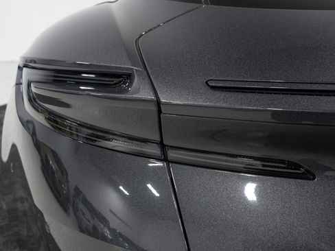 Used 2024 Aston Martin DB12 Coupe RWD image 25