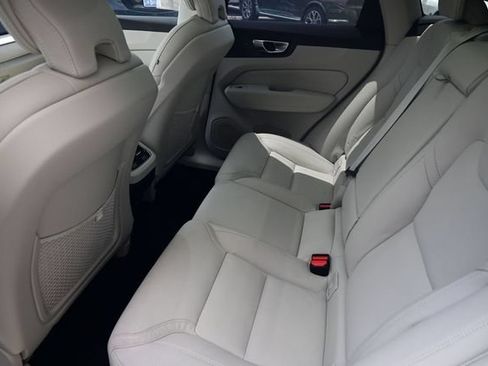 Used 2024 Volvo XC60 B5 Ultimate w/ Protection Package Premier AWD/4WD image 28