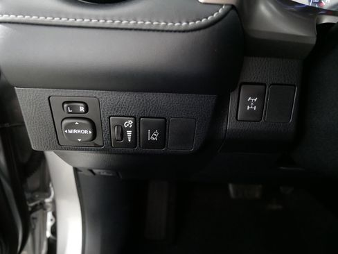 Used 2018 Toyota RAV4 XLE w/ Plus Extra Value Package AWD/4WD image 26
