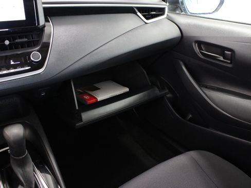 Used 2025 Toyota Corolla LE FWD image 19