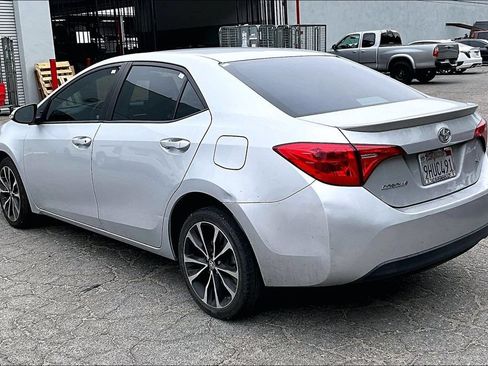 Used 2017 Toyota Corolla SE FWD image 6
