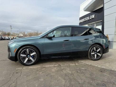 Used 2022 BMW iX xDrive50 w/ Premium Package image 6