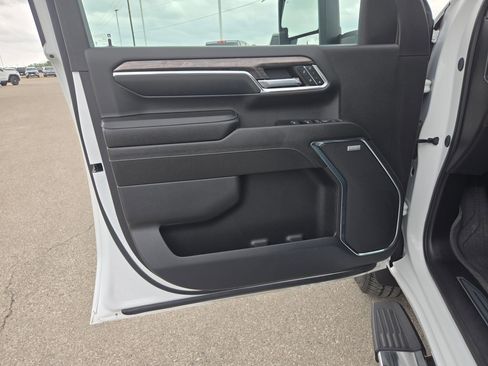 Used 2024 Chevrolet Silverado 2500 LTZ w/ LTZ Plus Package image 12