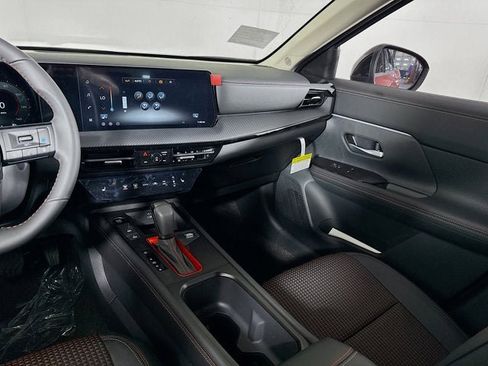 New 2026 Nissan Kicks SR w/ Cold Weather Package image 25