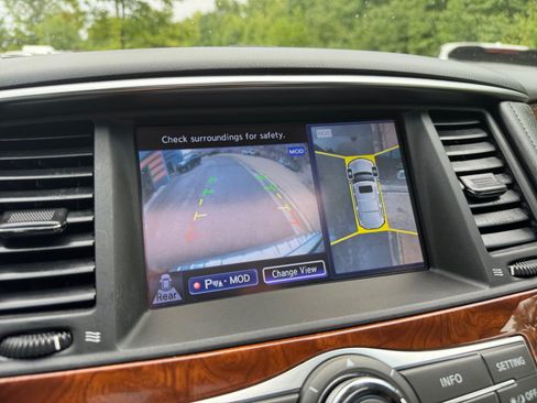 Used 2016 INFINITI QX80 4WD w/ Deluxe Technology Package image 23