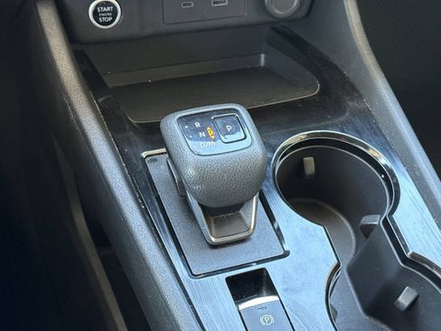 Used 2023 Nissan Rogue SV AWD/4WD image 32