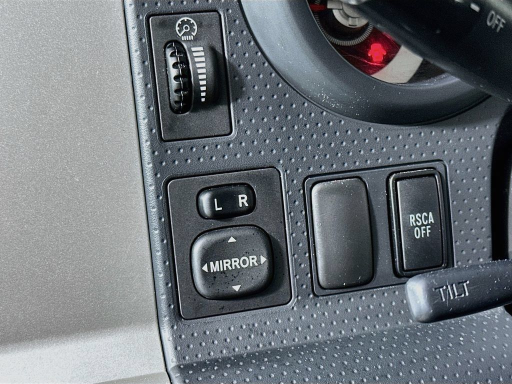 Used 2011 Toyota FJ Cruiser 4WD w/ Upgrade Pkg image 12