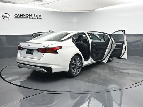 New 2025 Nissan Altima 2.5 SL FWD image 28