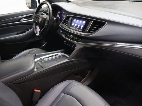 Used 2022 Buick Enclave Premium image 11