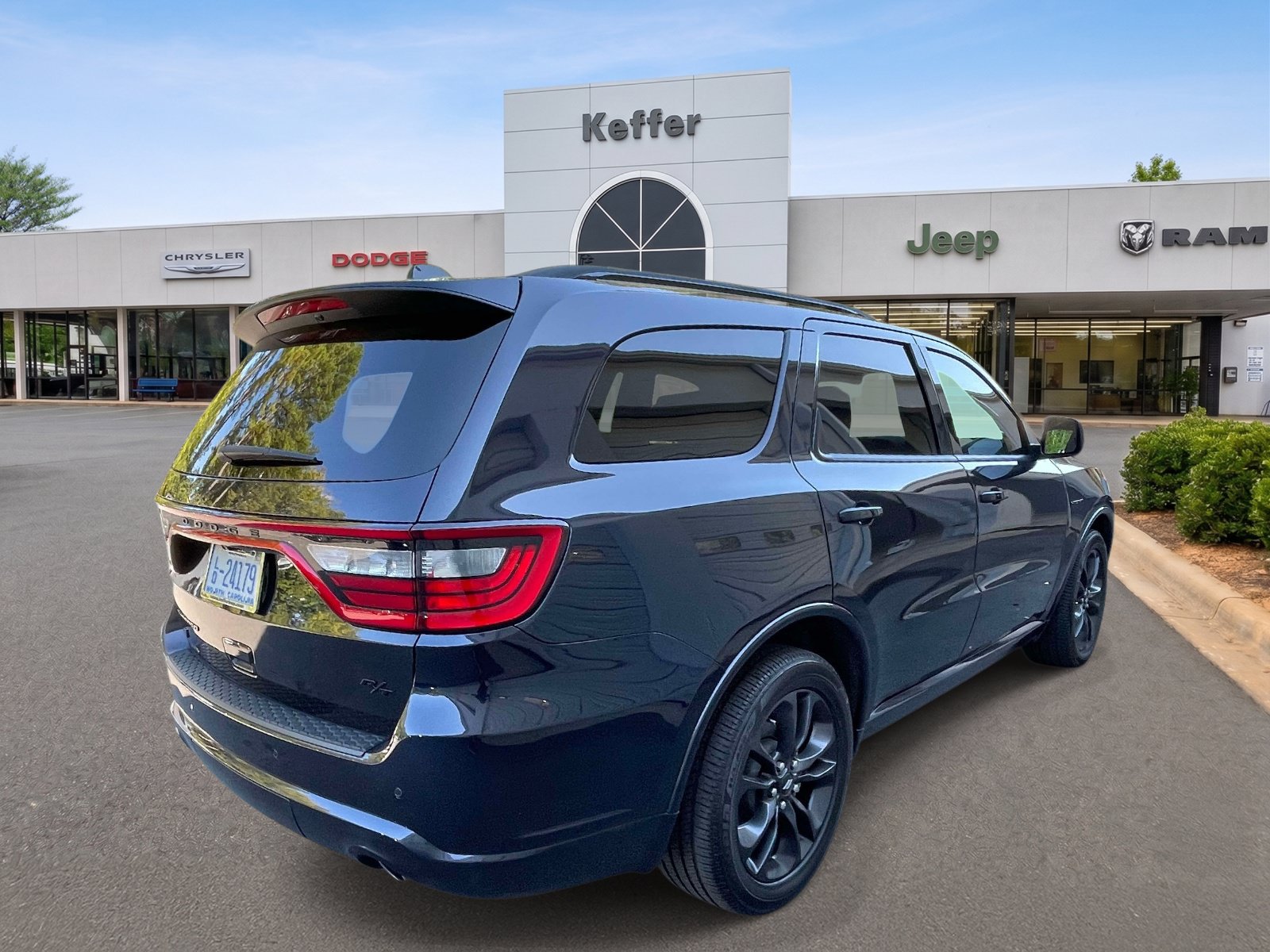 Used 2025 Dodge Durango R/T w/ Blacktop Package AWD/4WD image 6