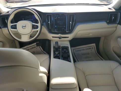 Used 2024 Volvo XC60 B5 Core image 15